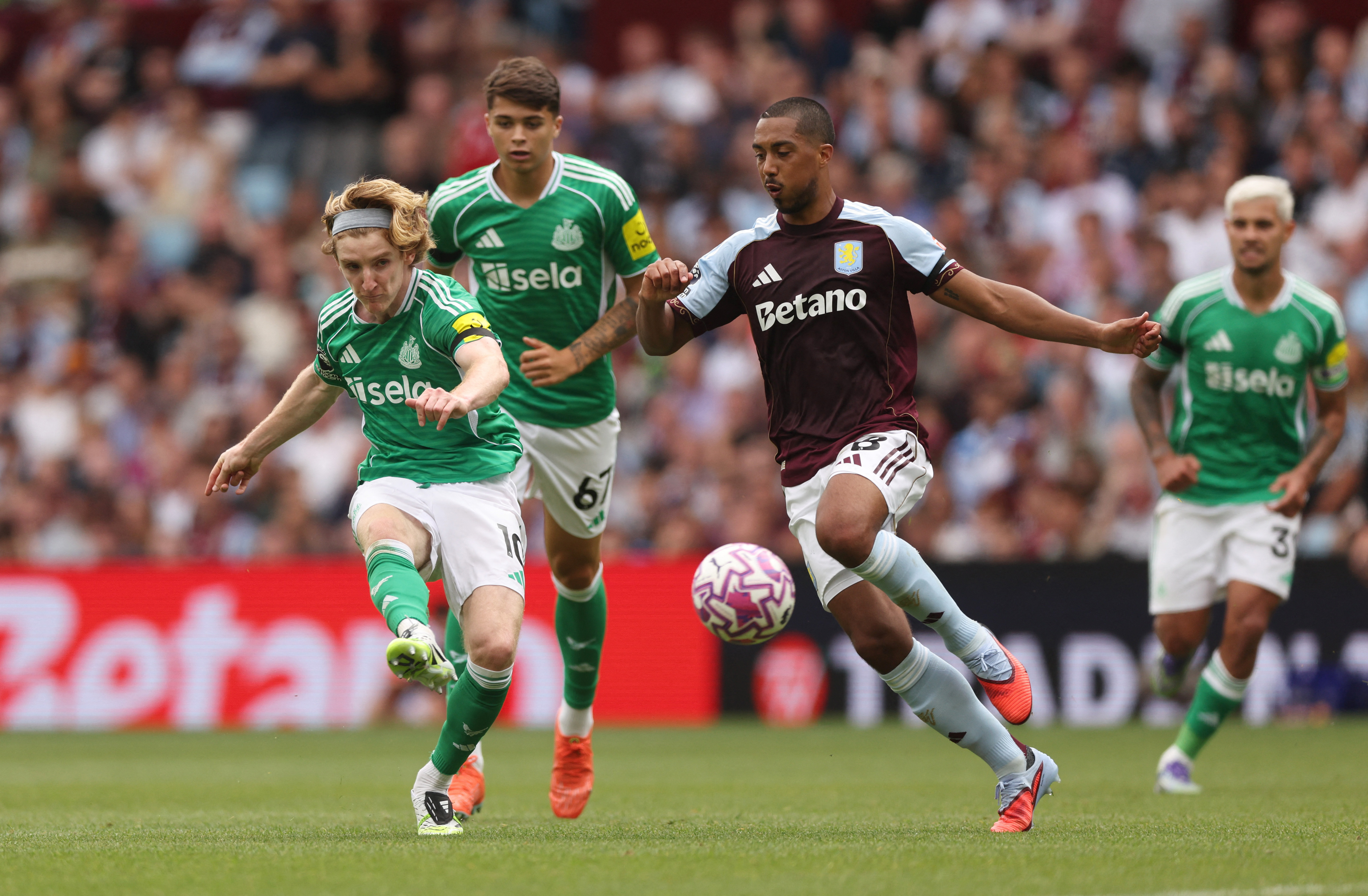 image Ten-man Villa earn 0-0 draw with Newcastle in their Premier League opener